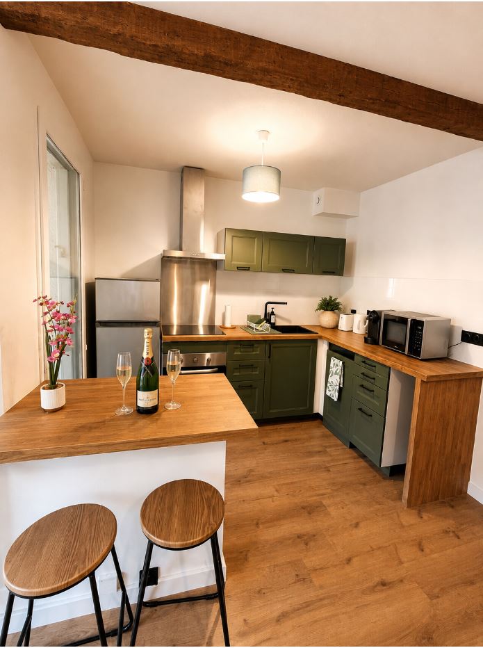Cuisine équipée de l'appartement pour curistes à Dax, proche des thermes